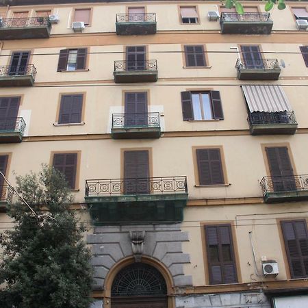 B&B Le Porte Di Napoli Nápoles Exterior foto