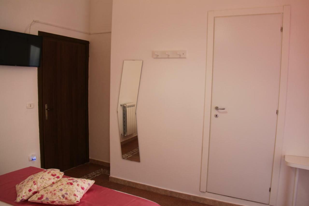 B&B Le Porte Di Napoli Nápoles Exterior foto