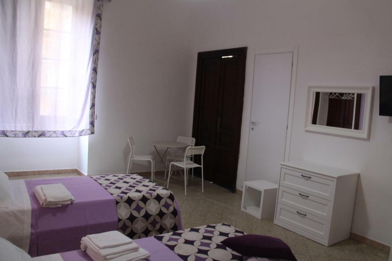 B&B Le Porte Di Napoli Nápoles Exterior foto