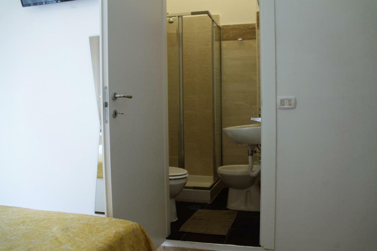 B&B Le Porte Di Napoli Nápoles Exterior foto